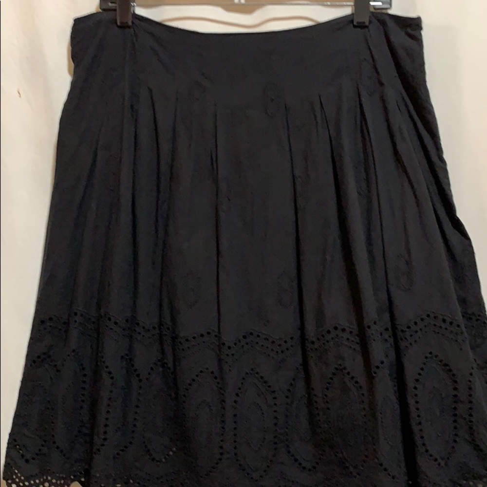 COVINGTON blk/eyelet cotton skirt.. SZ16: - Picture 2 of 6
